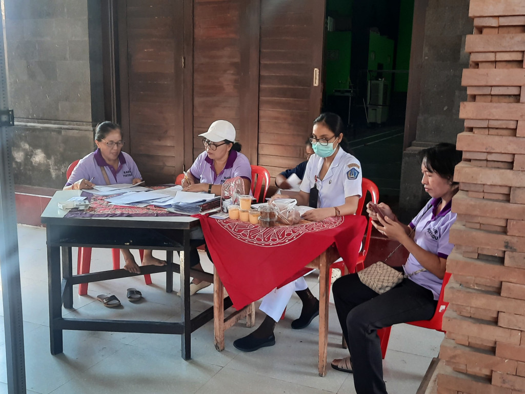 Giat Posyandu Balita di Banjar Bhineka Nusa Kangin Dulung Pada Posyandu Serentak se-Kecamatan Kuta Utara
